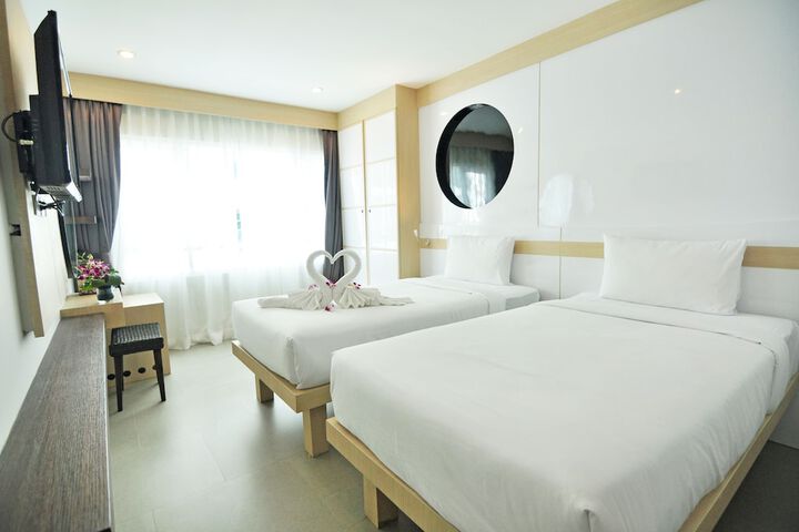 Room 9 of 77