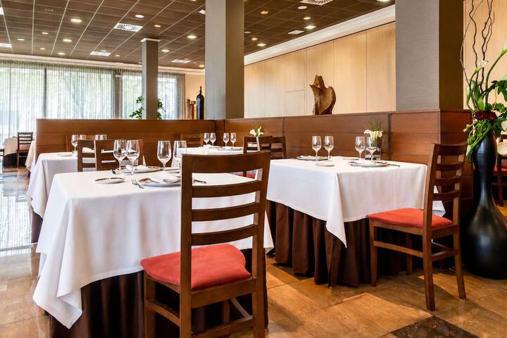 Dining 94 of 133