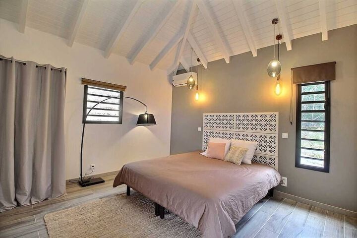 Room 2 of 42