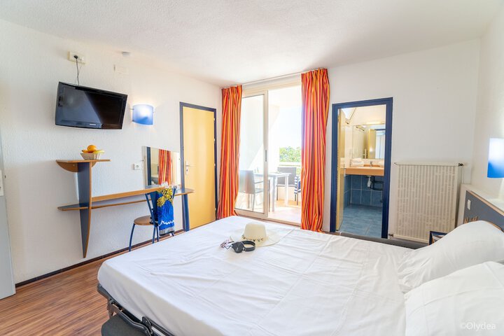 Room 4 of 27