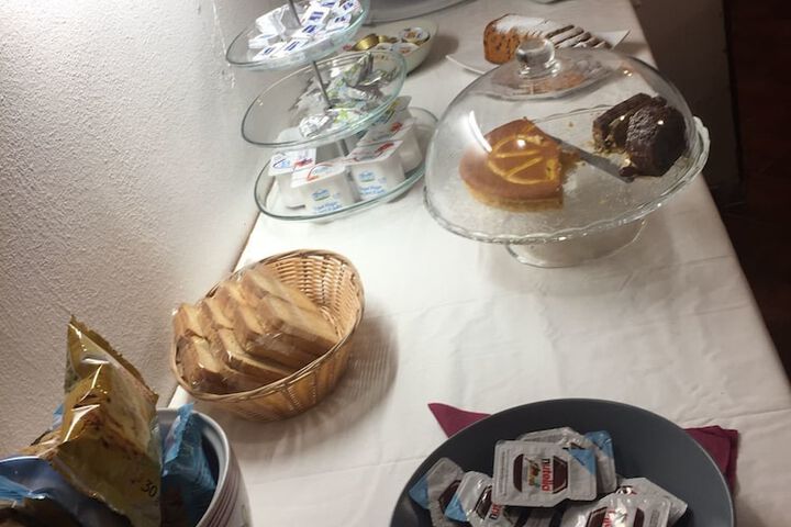 Breakfast/Coffee Service 25 of 40
