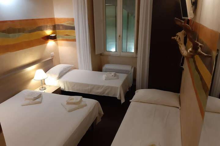 Room 21 of 50