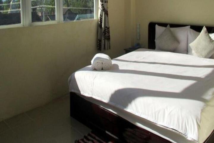 Room 2 of 5