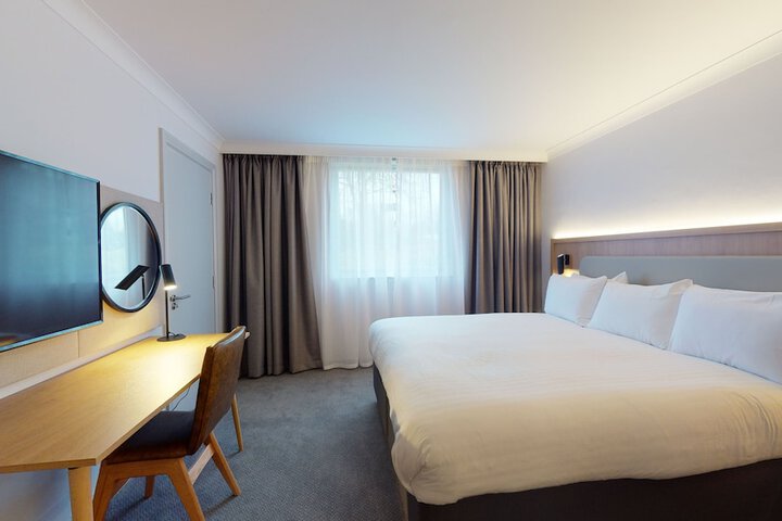 Room 28 of 152