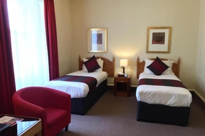 Room 12 of 43