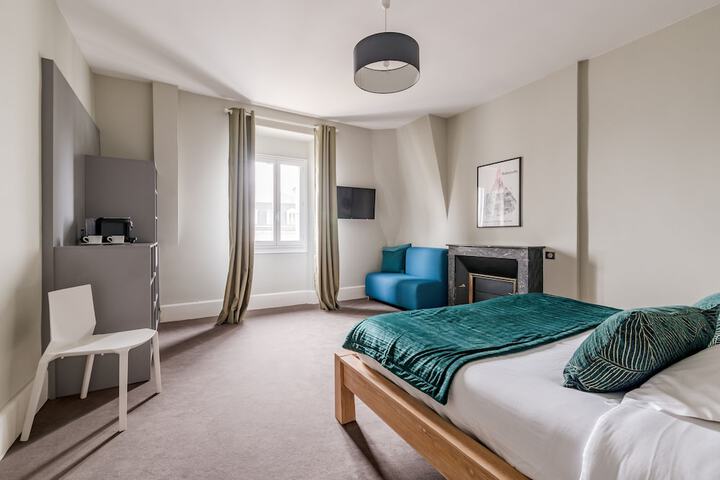 Room 16 of 21
