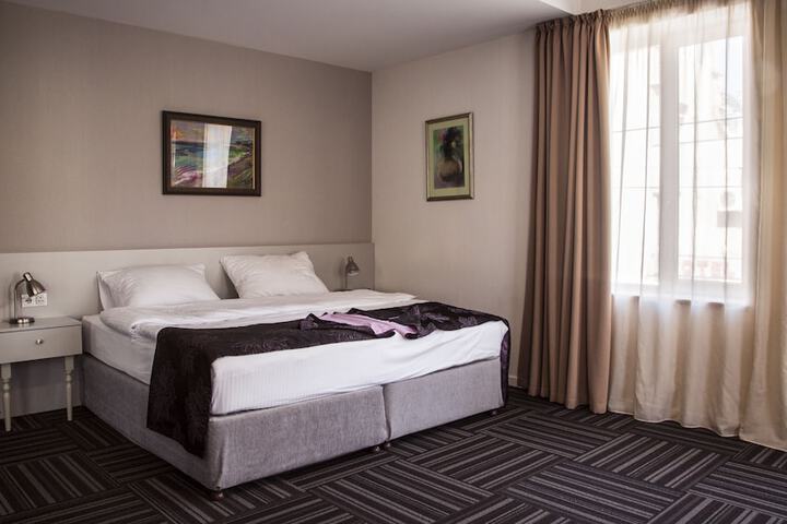 Room 15 of 42