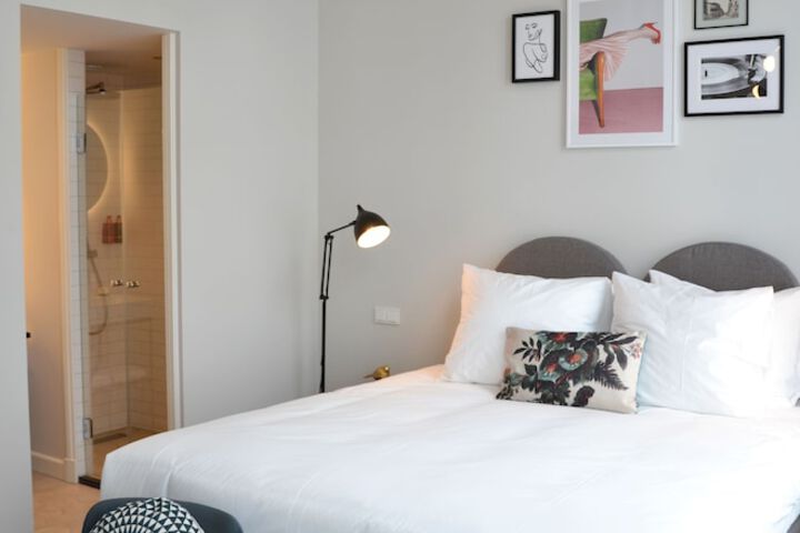 Room 9 of 62