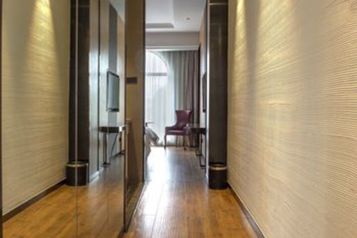 Ballroom/Hall 70 of 94