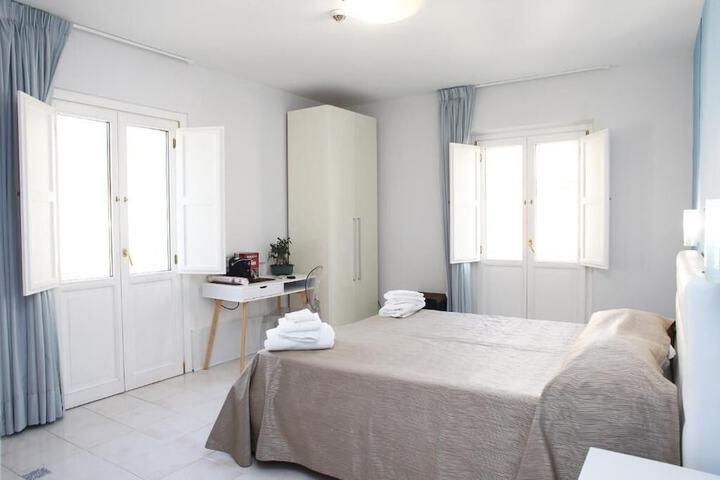 Room 17 of 27