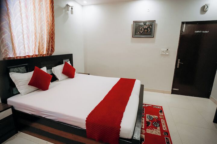 Room 8 of 43