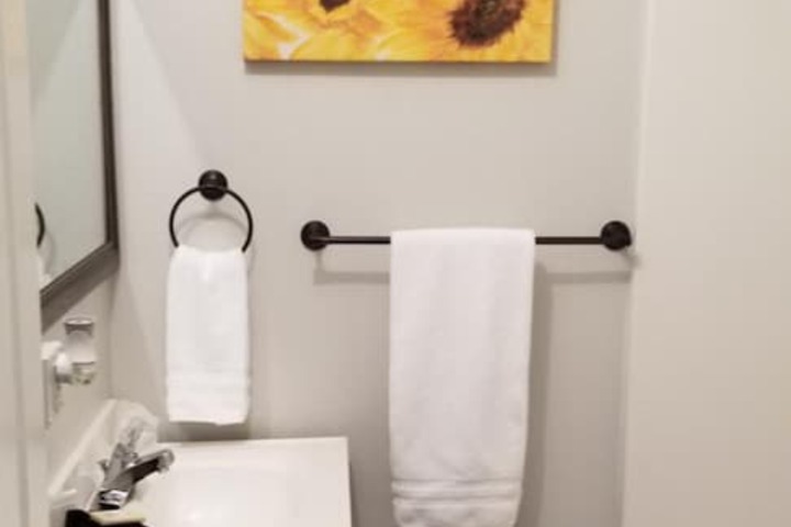 Room 32 of 43