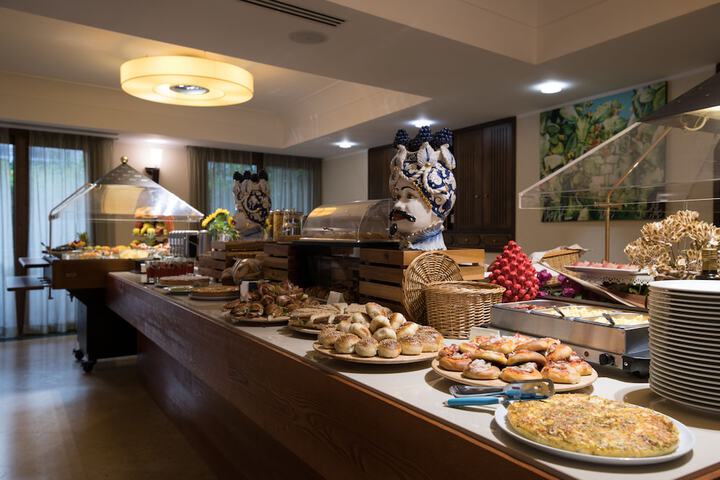 Breakfast/Coffee Service 43 of 67