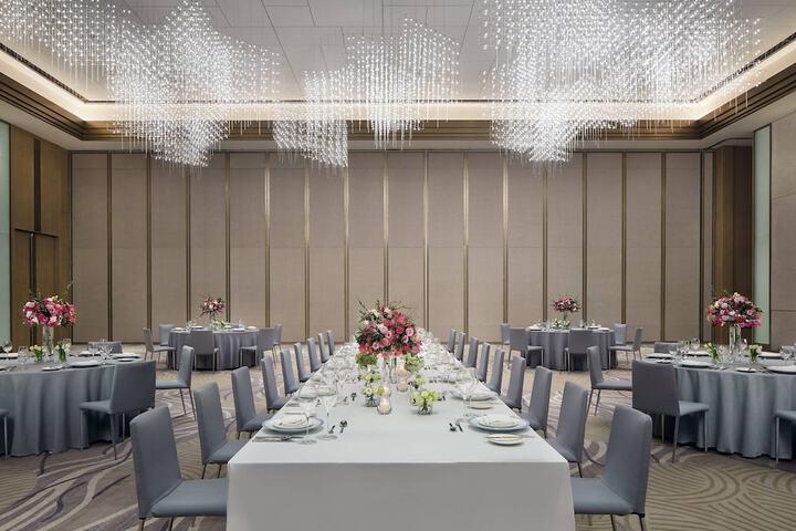 Ballroom/Hall 34 of 41