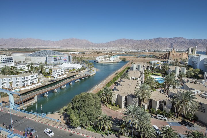Room 72 of 145
