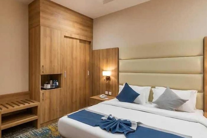 Room 14 of 38