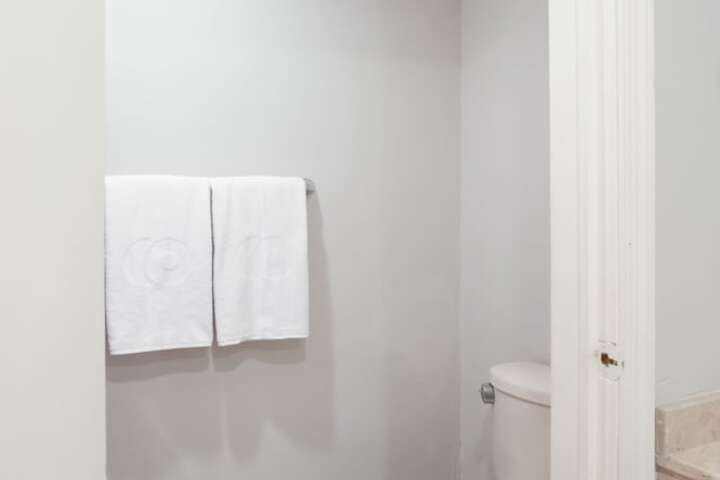 Room 43 of 63