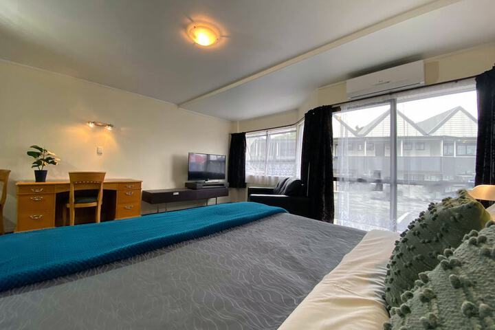 Room 18 of 37