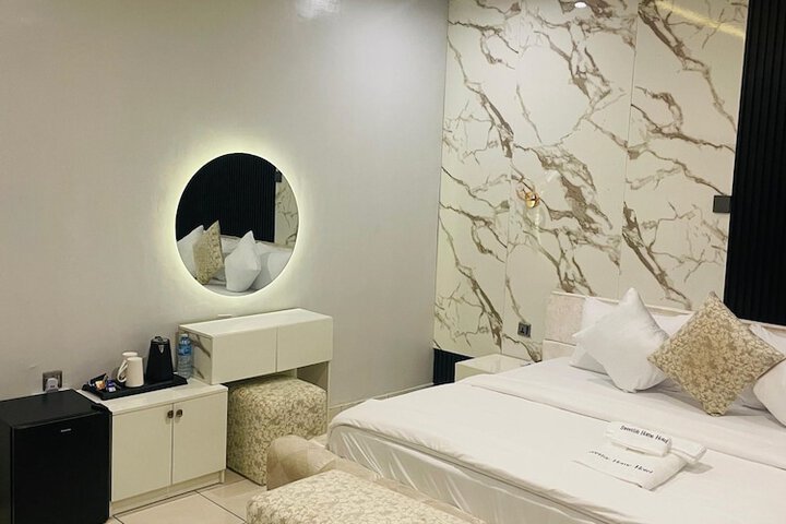 Room 12 of 35
