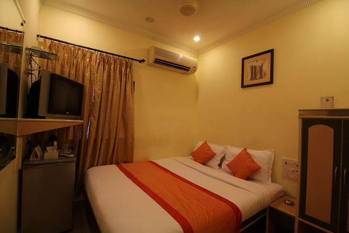Room 5 of 24