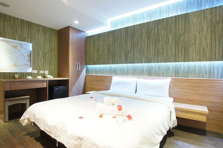 Room 35 of 63