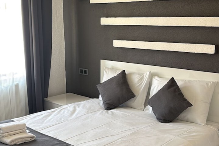 Room 6 of 36