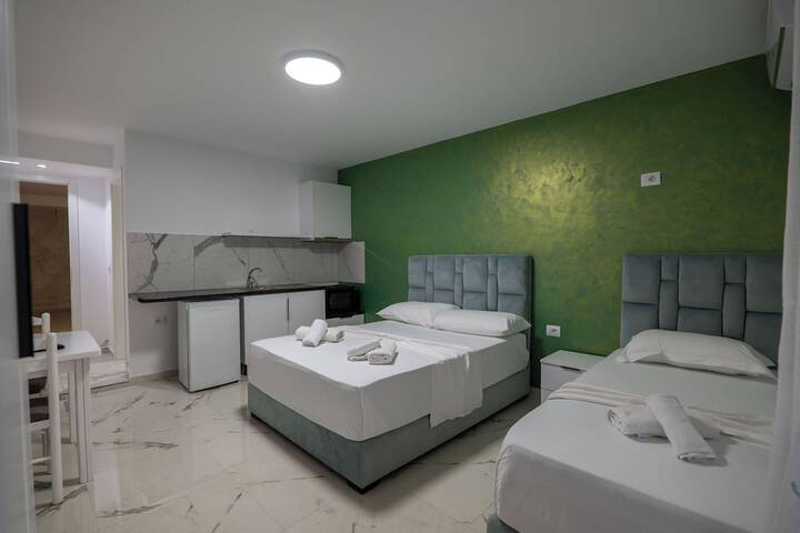 Room 16 of 131
