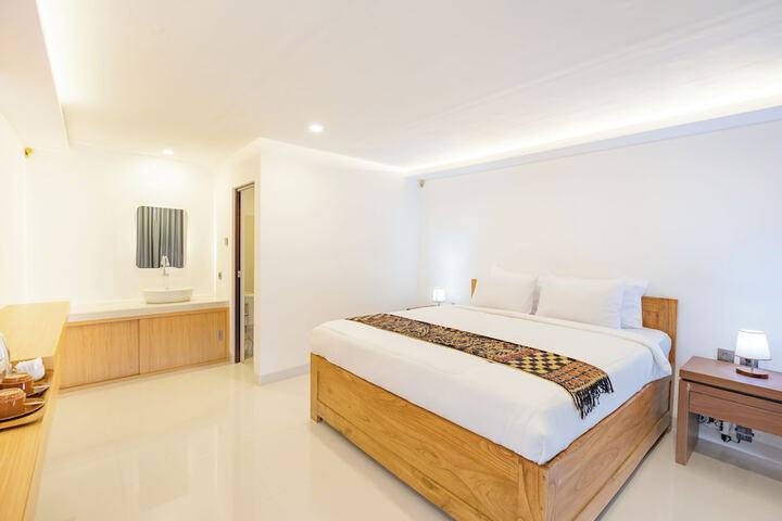 Room 6 of 54