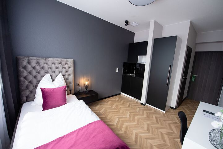 Room 8 of 35