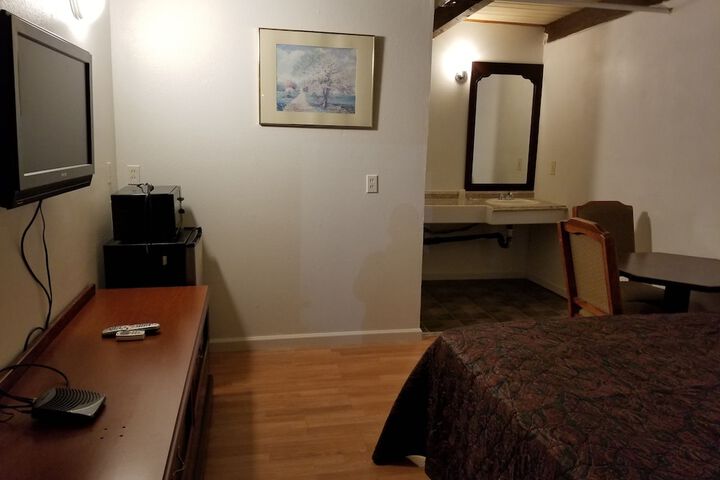 Room 6 of 22
