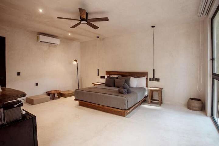Room 33 of 101