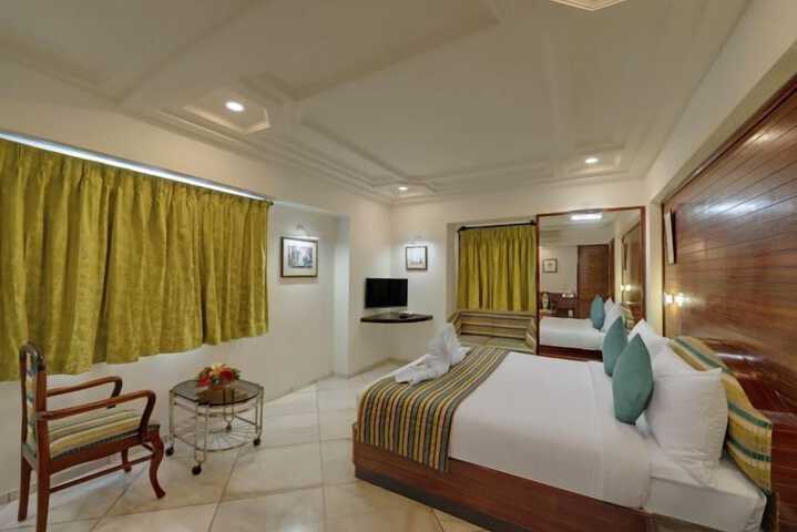 Room 6 of 19