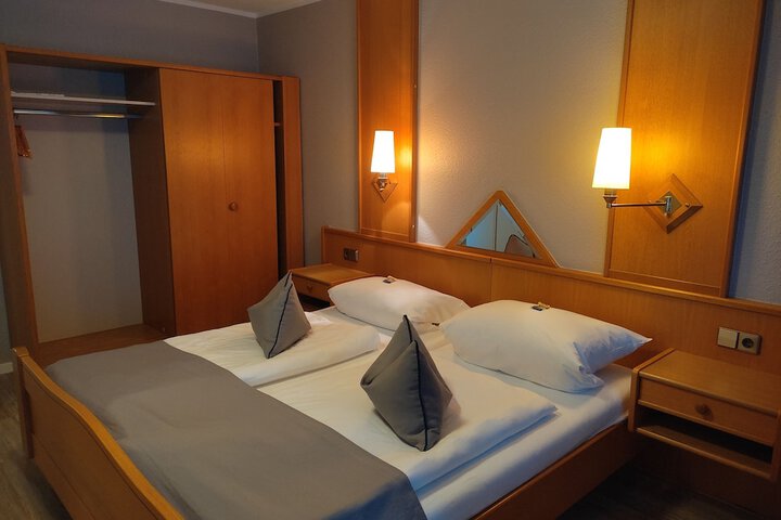 Room 15 of 67