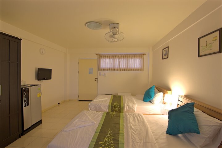 Room 9 of 20
