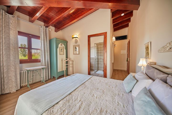 Room 15 of 140