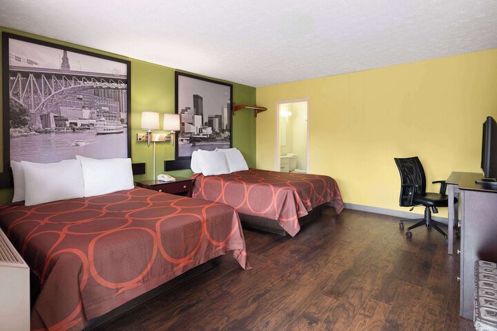 2 Double Beds (4 of 10)