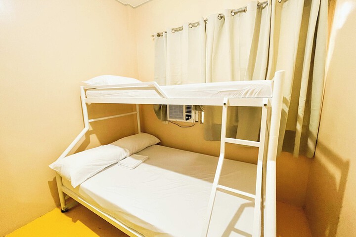 Room 42 of 70