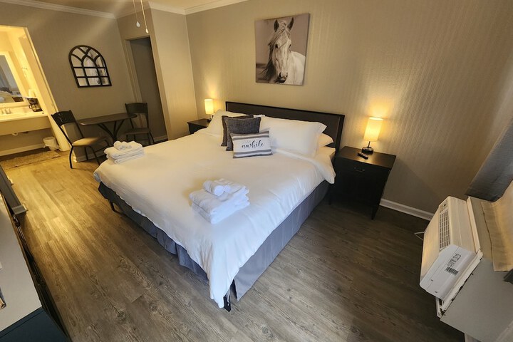 Room 3 of 37