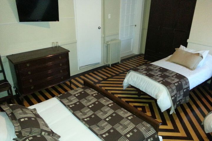 Room 10 of 40