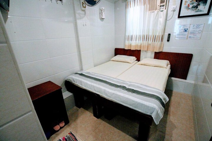 Room 15 of 50