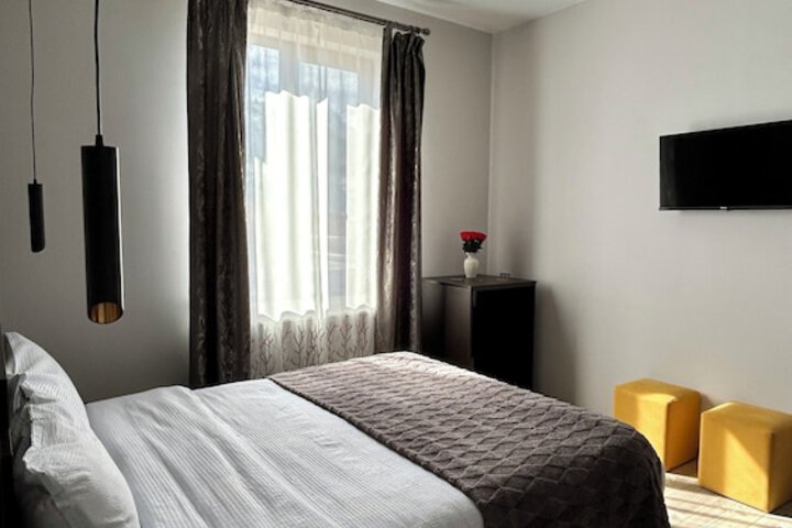 Room 18 of 72