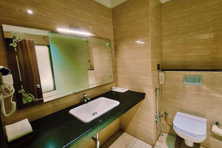 Room 24 of 54