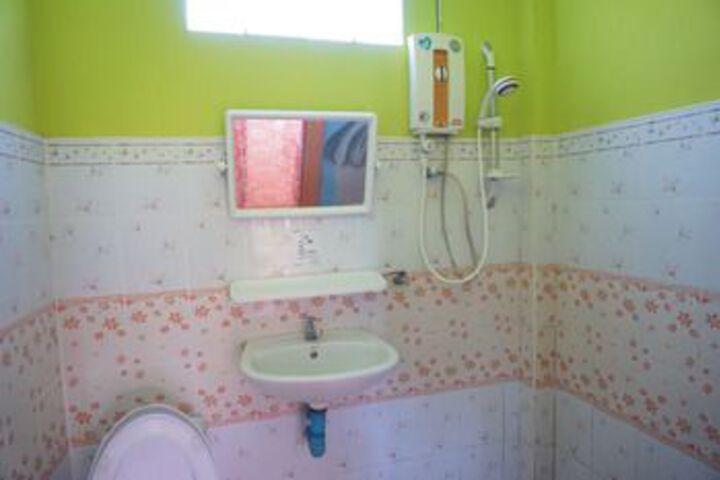 Room 3 of 32