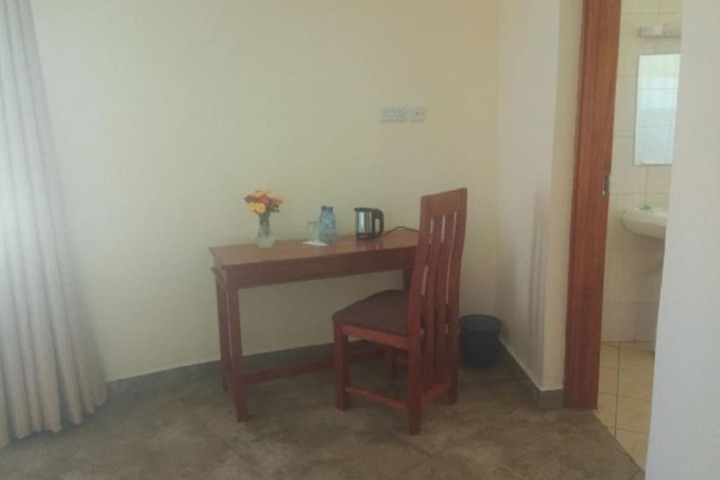 Room 9 of 19