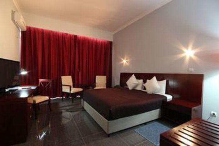 Room 7 of 24