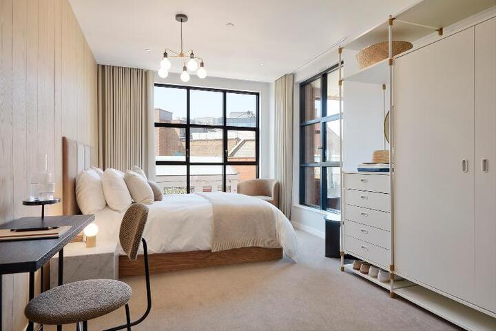 Room 10 of 10