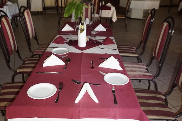 Dining 16 of 37