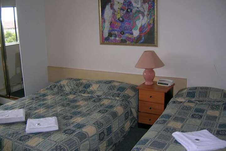 Room 4 of 19