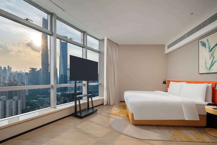 Room 43 of 67