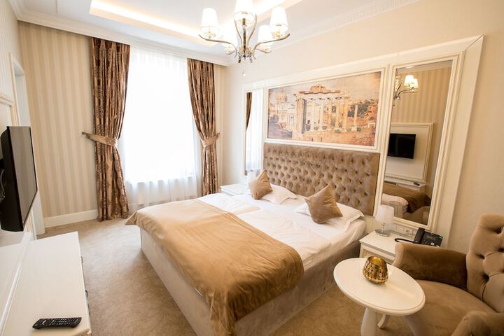 Room 15 of 36